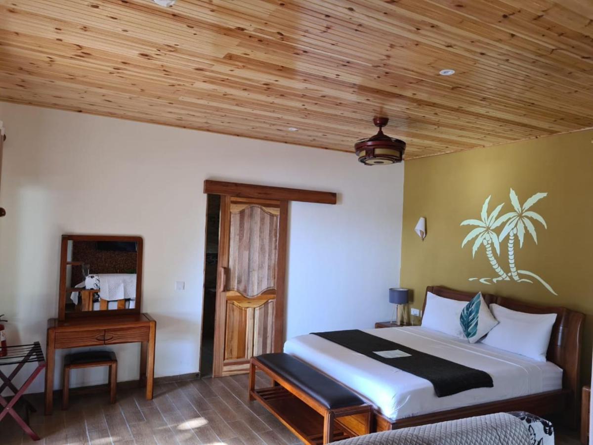 La Digue Luxury Beach & Spa Exterior photo