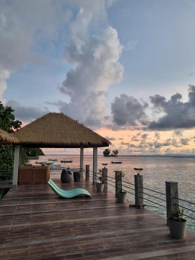 La Digue Luxury Beach & Spa Exterior photo