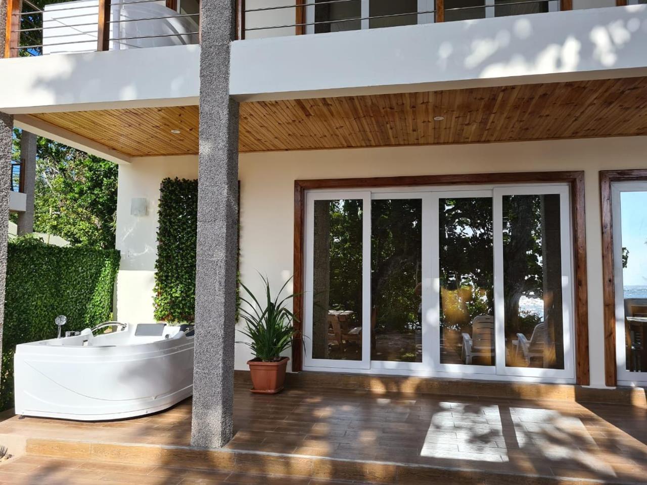 La Digue Luxury Beach & Spa Exterior photo