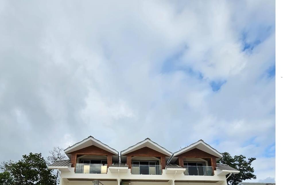 La Digue Luxury Beach & Spa Exterior photo