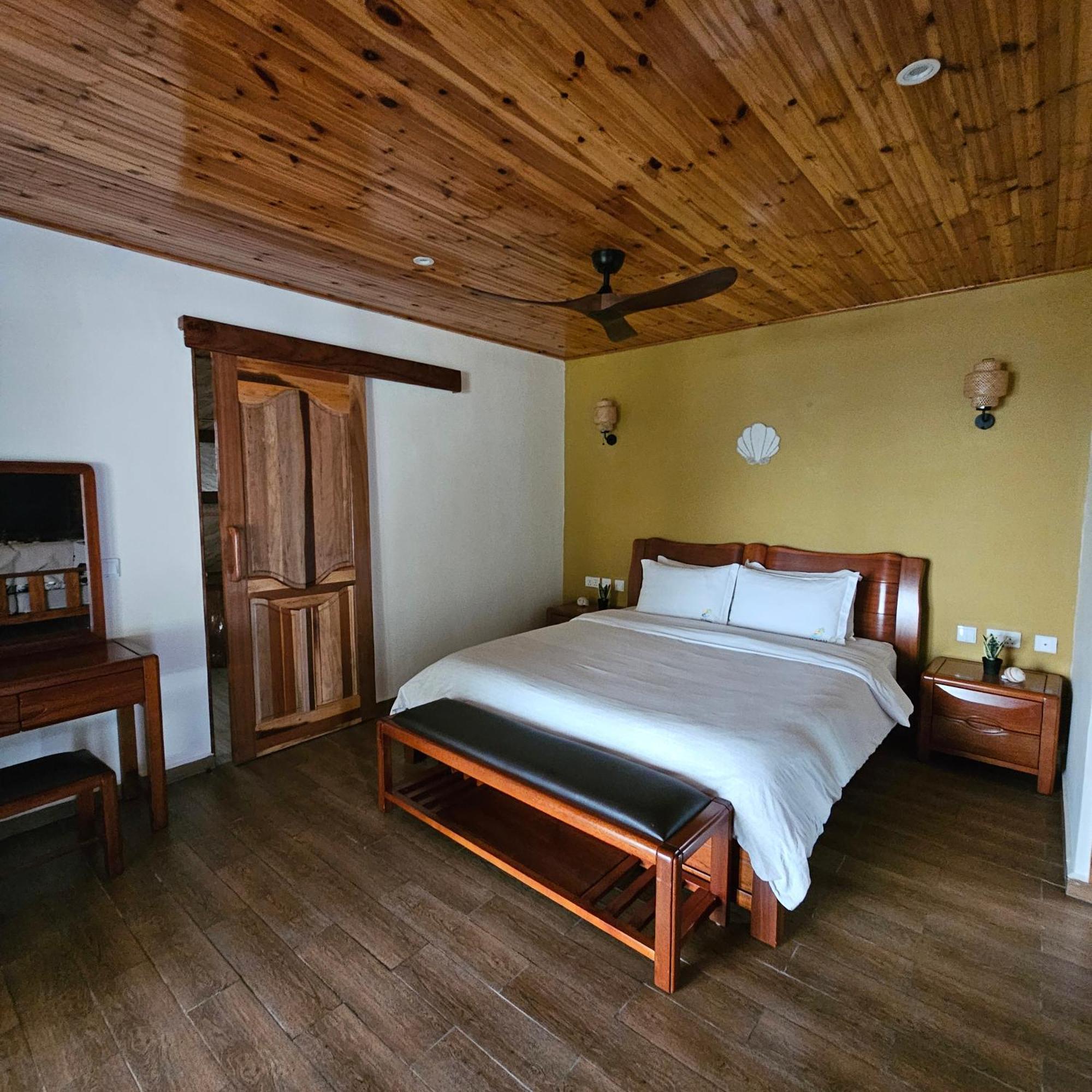La Digue Luxury Beach & Spa Exterior photo