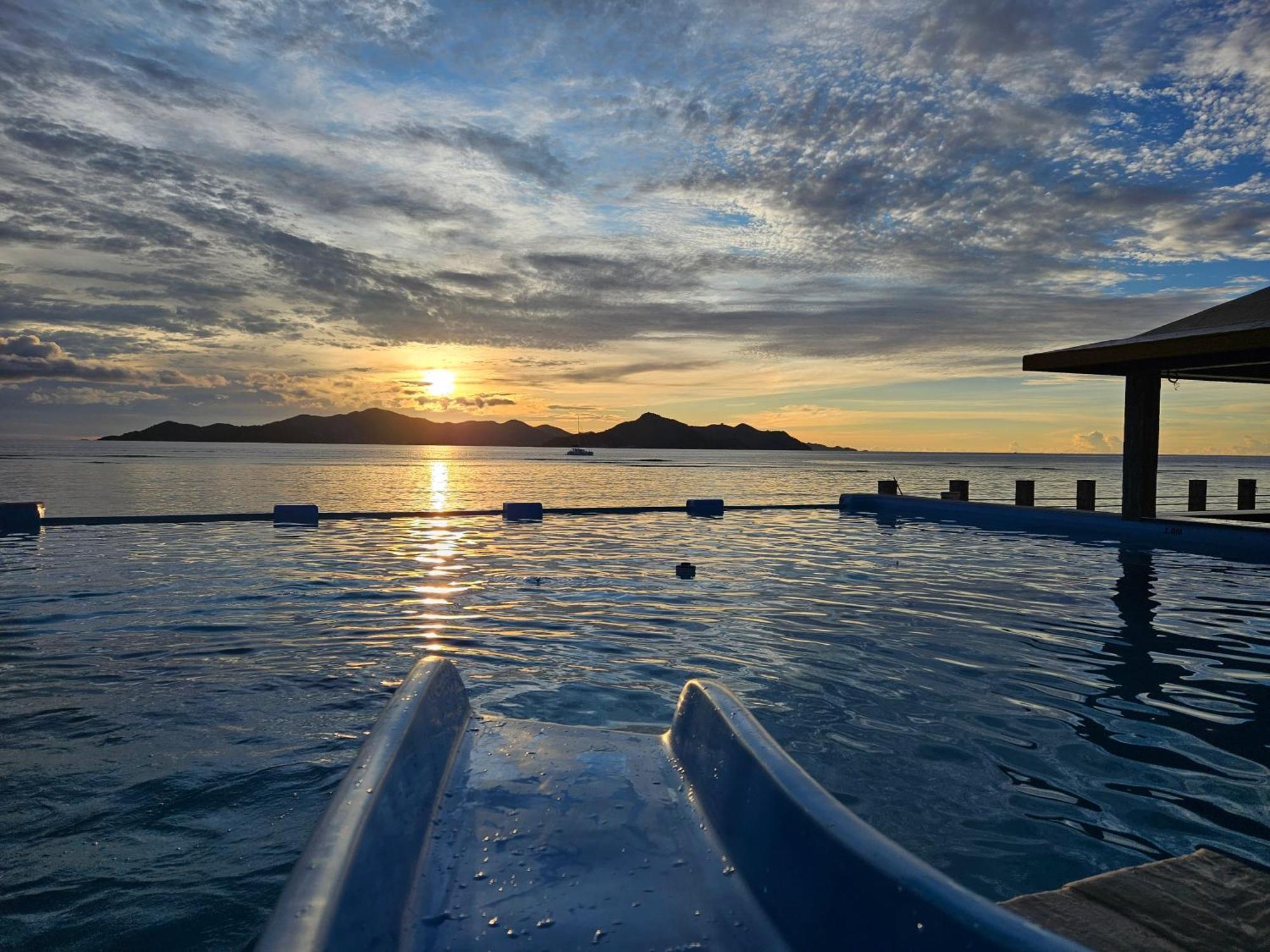 La Digue Luxury Beach & Spa Exterior photo